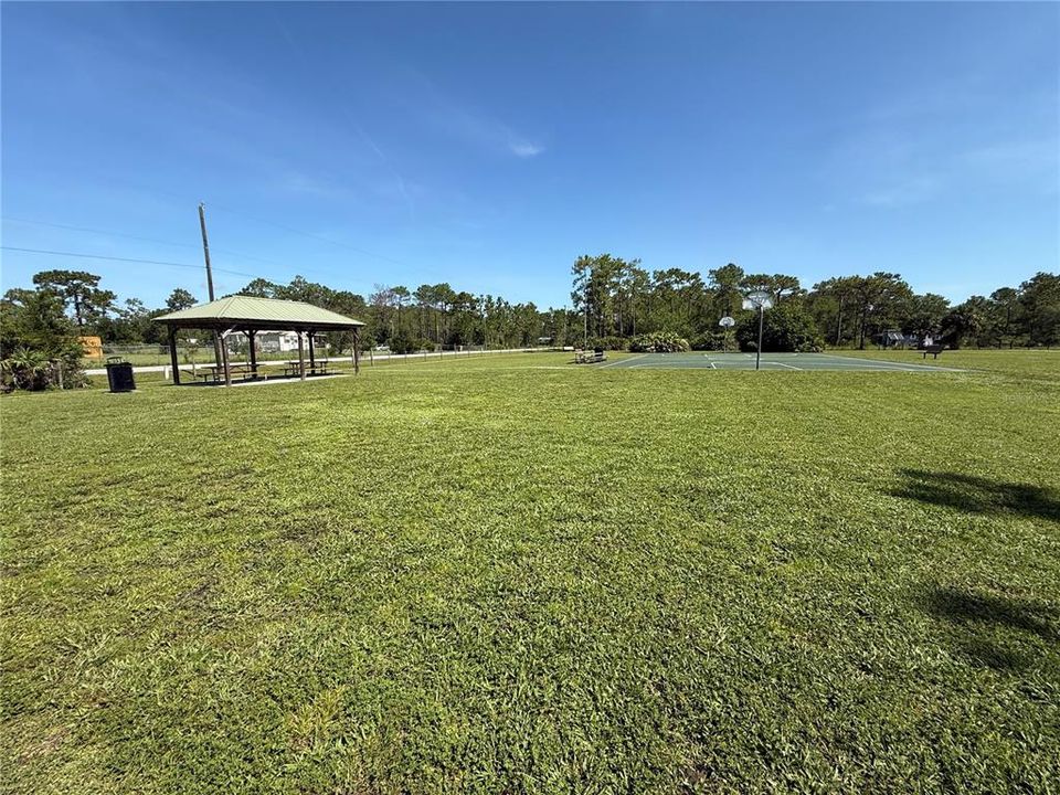 En Venta: $54,000 (0.91 acres)