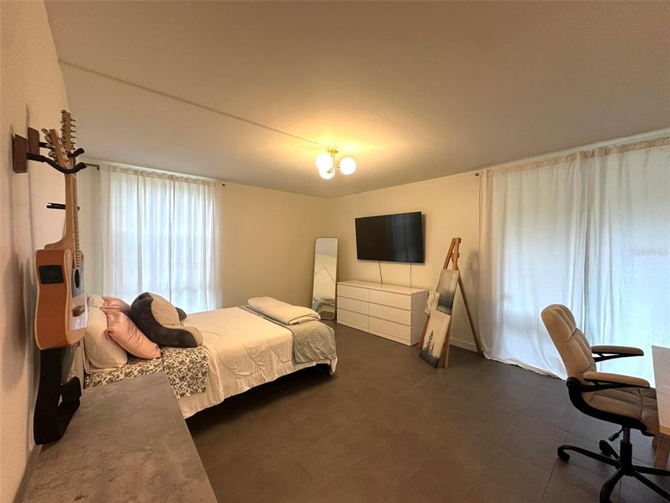 For Sale: $274,900 (3 beds, 2 baths, 1558 Square Feet)