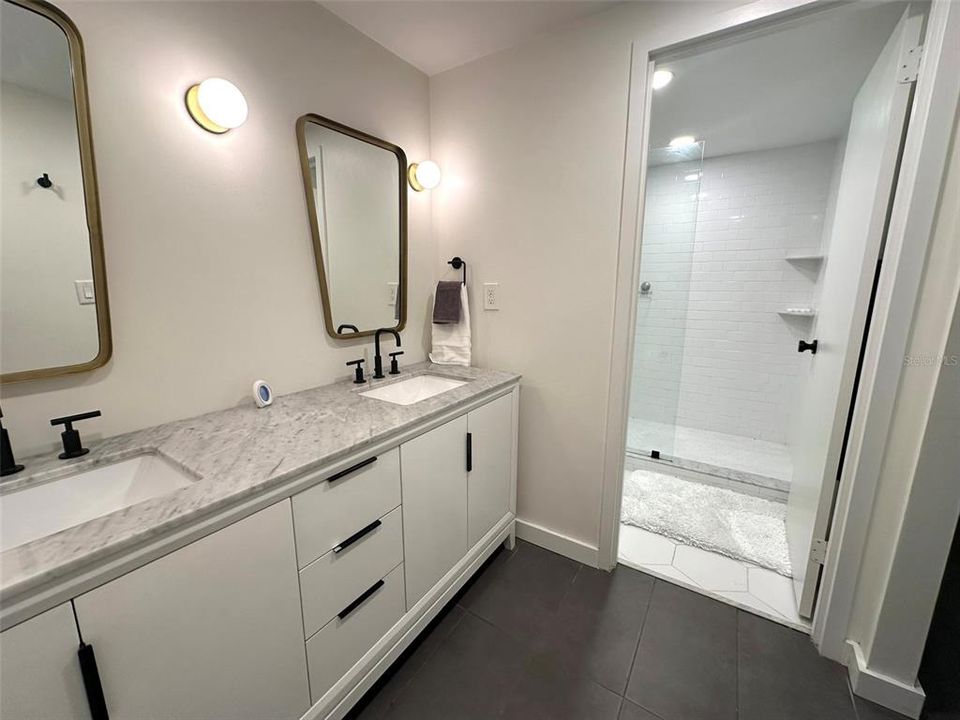 For Sale: $274,900 (3 beds, 2 baths, 1558 Square Feet)