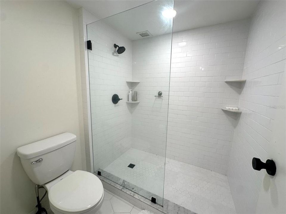 For Sale: $274,900 (3 beds, 2 baths, 1558 Square Feet)