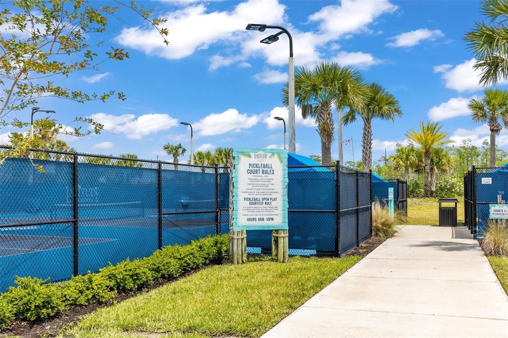 合同活跃: $475,000 (3 贝兹, 2 浴室, 1848 平方英尺)