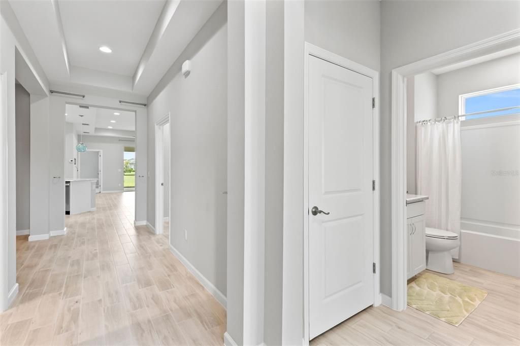 合同活跃: $475,000 (3 贝兹, 2 浴室, 1848 平方英尺)