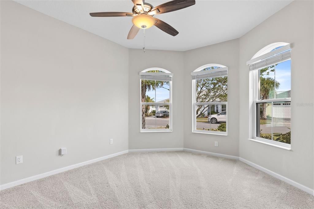 合同活跃: $475,000 (3 贝兹, 2 浴室, 1848 平方英尺)