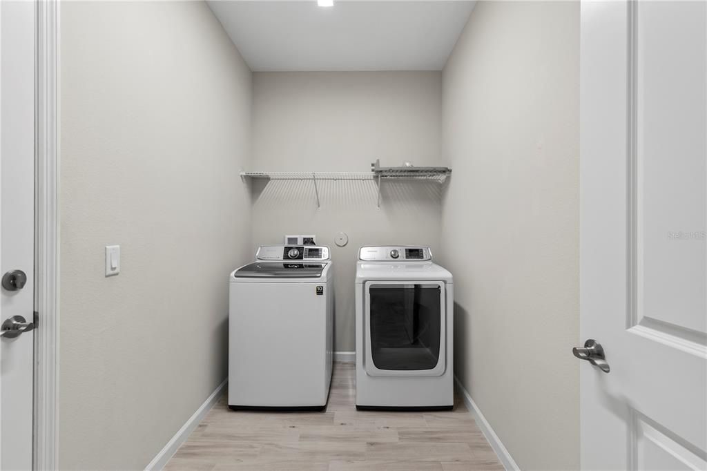 合同活跃: $475,000 (3 贝兹, 2 浴室, 1848 平方英尺)