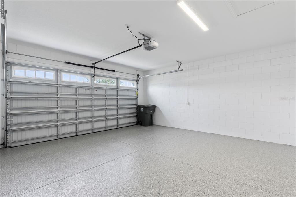 合同活跃: $475,000 (3 贝兹, 2 浴室, 1848 平方英尺)