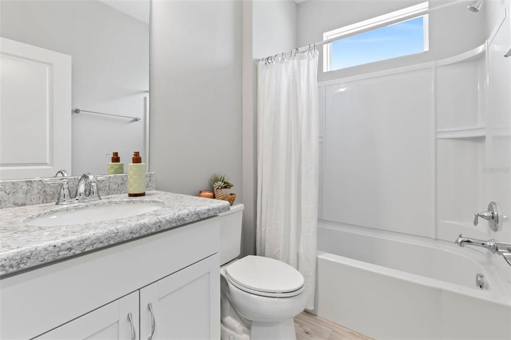 合同活跃: $475,000 (3 贝兹, 2 浴室, 1848 平方英尺)