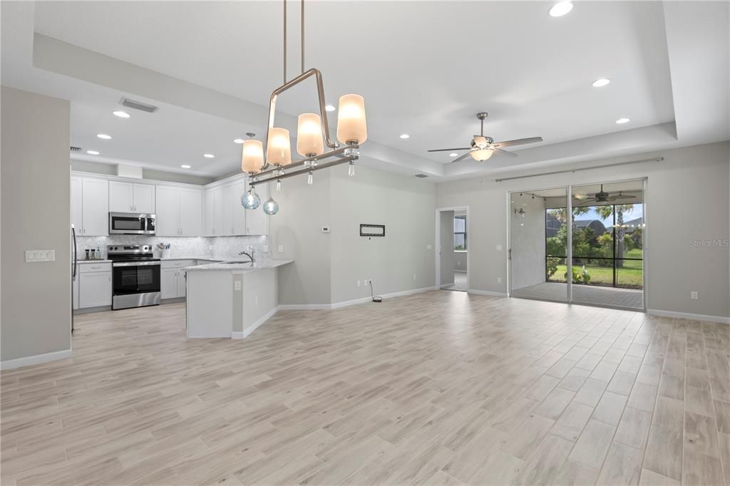 合同活跃: $475,000 (3 贝兹, 2 浴室, 1848 平方英尺)