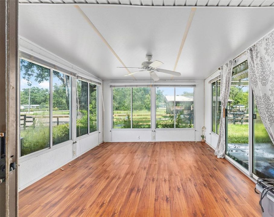 待售: $429,900 (2 贝兹, 2 浴室, 1112 平方英尺)