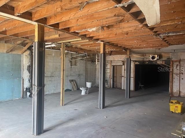 待售: $269,000 (0 贝兹, 0 浴室, 3290 平方英尺)