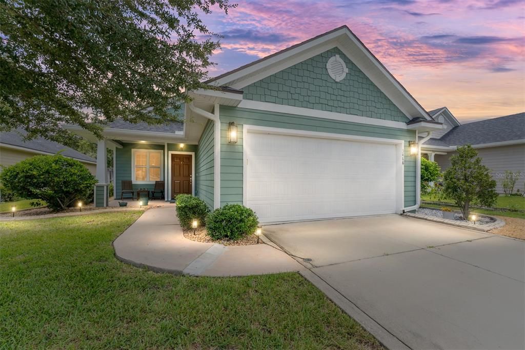 Recently Sold: $350,000 (3 beds, 2 baths, 1915 Square Feet)