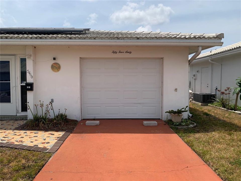 Active With Contract: $139,900 (2 beds, 2 baths, 1440 Square Feet)