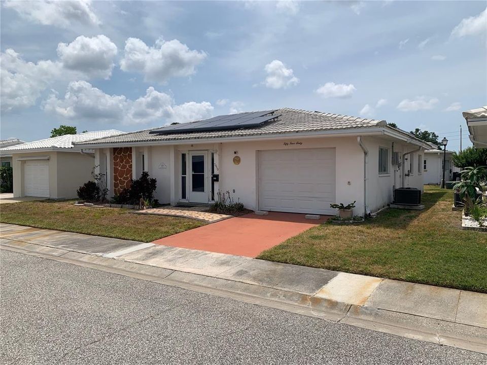 Active With Contract: $139,900 (2 beds, 2 baths, 1440 Square Feet)