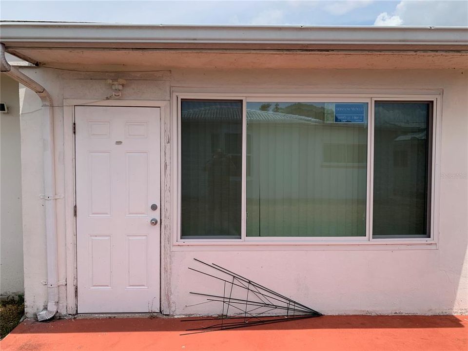 Active With Contract: $139,900 (2 beds, 2 baths, 1440 Square Feet)