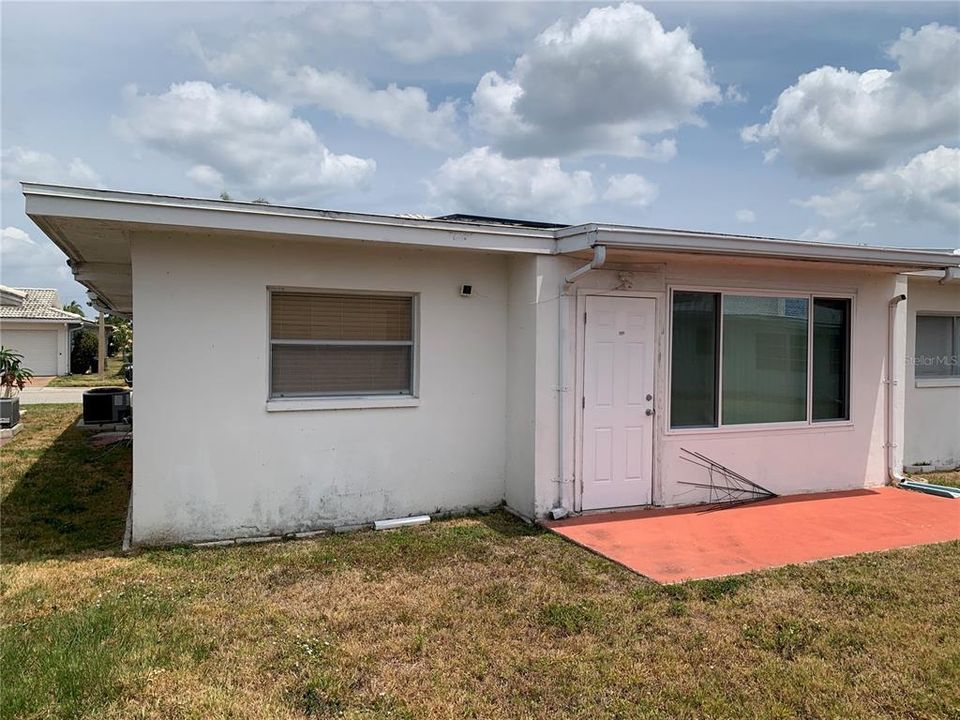 Active With Contract: $139,900 (2 beds, 2 baths, 1440 Square Feet)