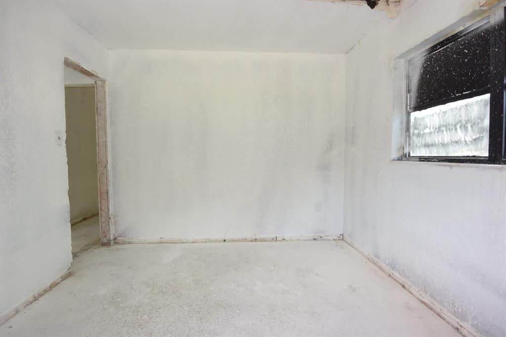 待售: $97,900 (3 贝兹, 2 浴室, 990 平方英尺)