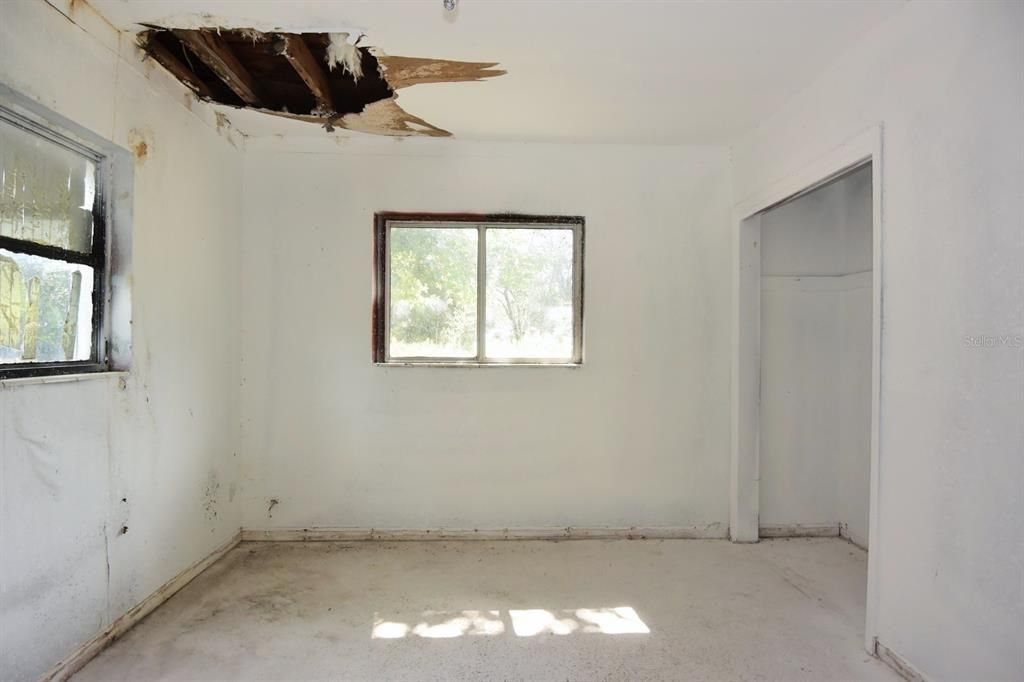 待售: $97,900 (3 贝兹, 2 浴室, 990 平方英尺)