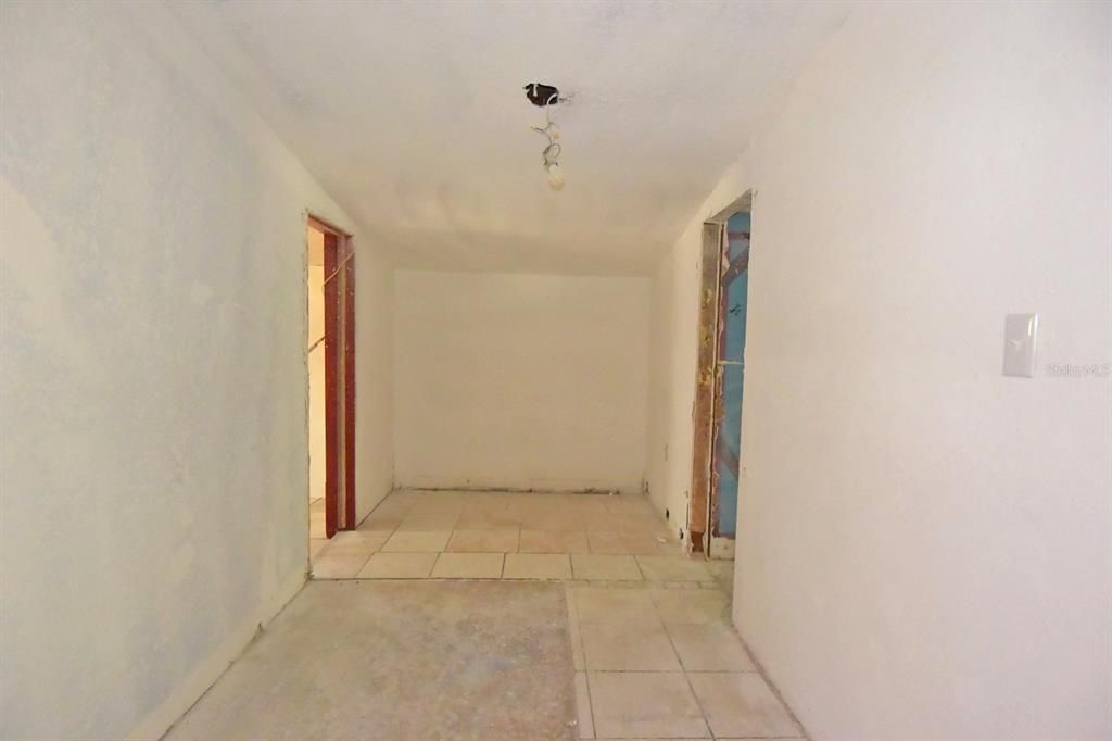 待售: $97,900 (3 贝兹, 2 浴室, 990 平方英尺)