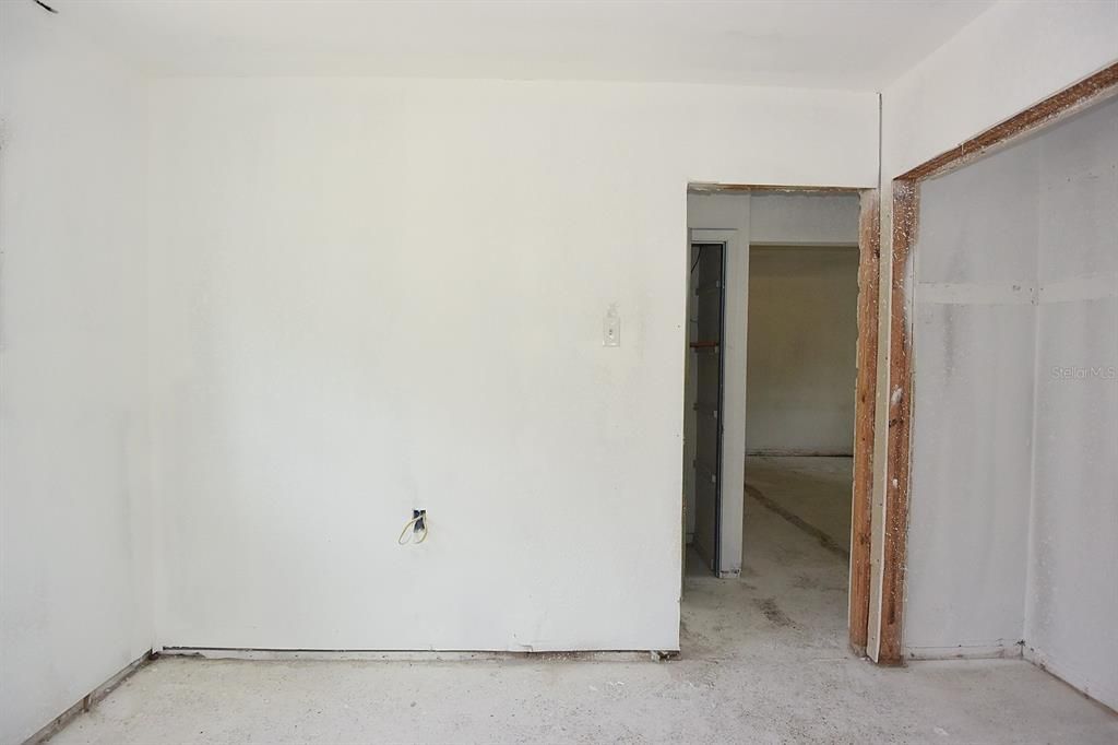 待售: $97,900 (3 贝兹, 2 浴室, 990 平方英尺)