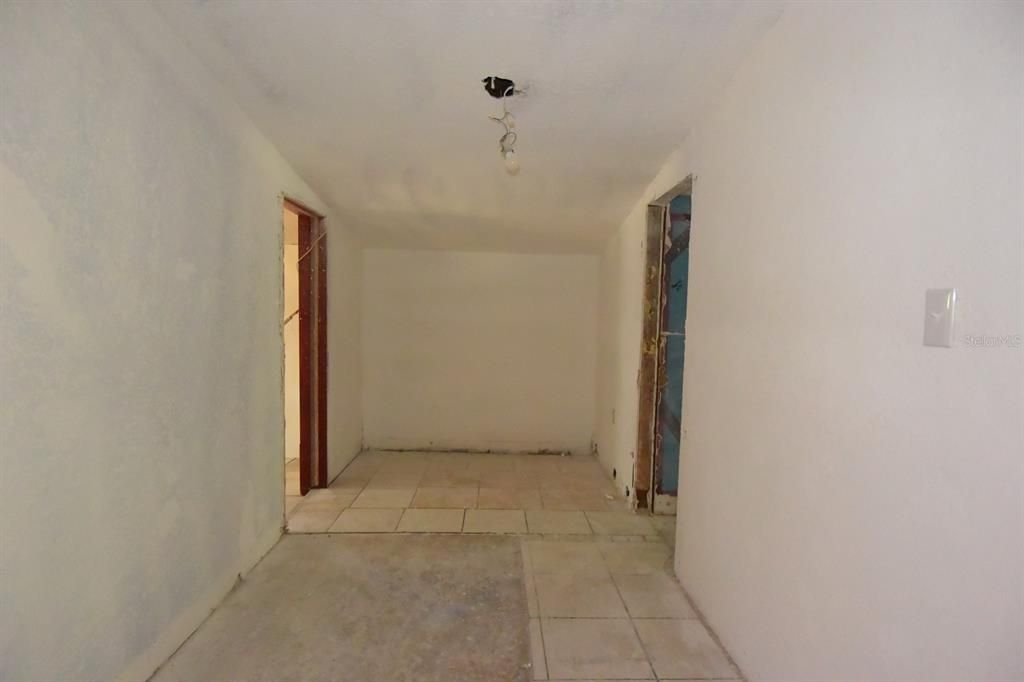 待售: $97,900 (3 贝兹, 2 浴室, 990 平方英尺)