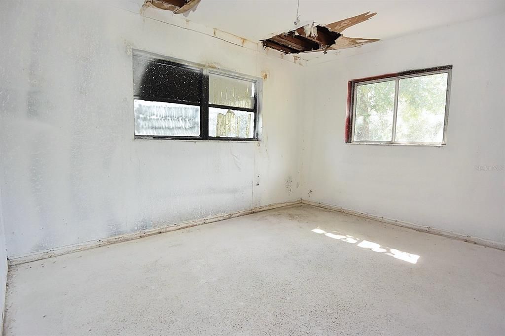 待售: $97,900 (3 贝兹, 2 浴室, 990 平方英尺)