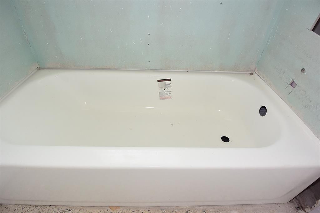 待售: $97,900 (3 贝兹, 2 浴室, 990 平方英尺)