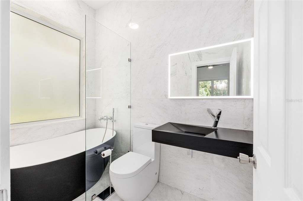 待售: $3,000,000 (4 贝兹, 5 浴室, 3859 平方英尺)