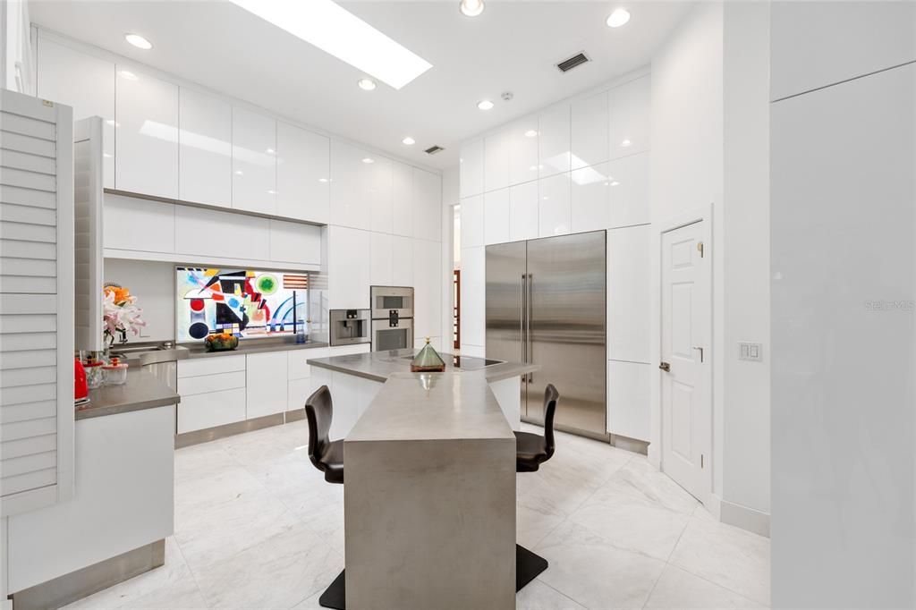 待售: $3,000,000 (4 贝兹, 5 浴室, 3859 平方英尺)