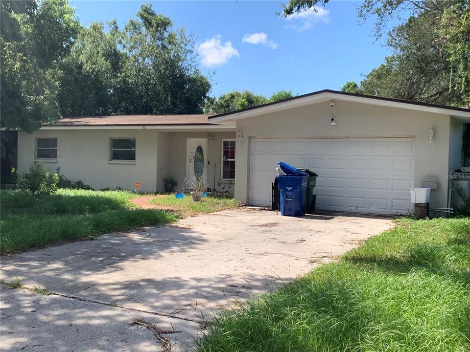 Active With Contract: $169,900 (3 beds, 2 baths, 1408 Square Feet)