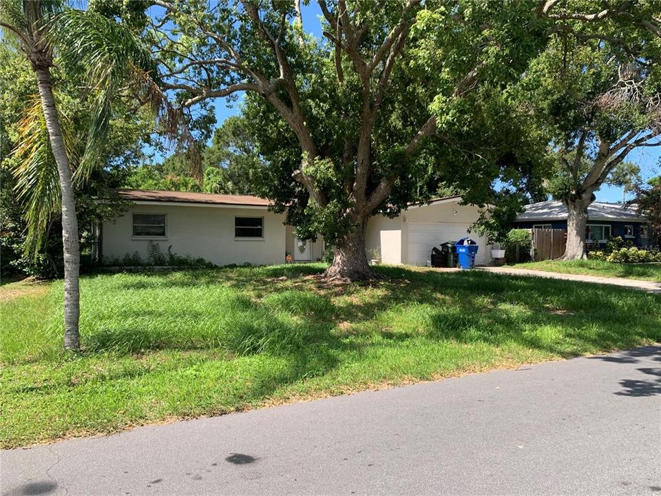 Active With Contract: $169,900 (3 beds, 2 baths, 1408 Square Feet)