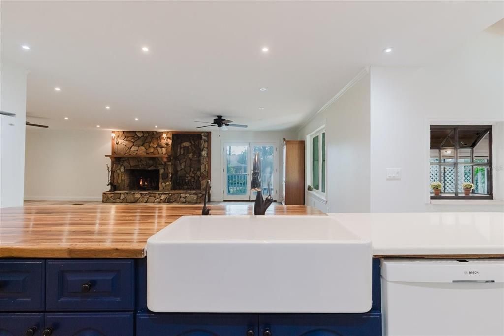 For Sale: $1,550,000 (4 beds, 3 baths, 4996 Square Feet)