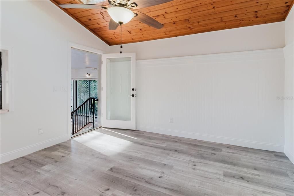 For Sale: $1,550,000 (4 beds, 3 baths, 4996 Square Feet)