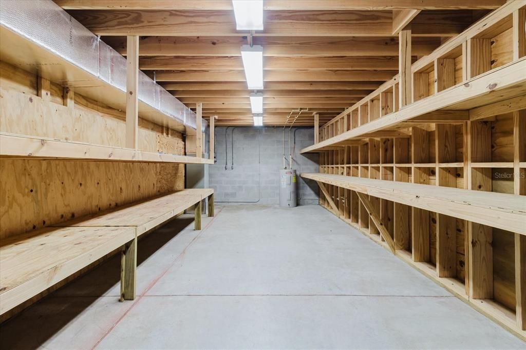 For Sale: $1,550,000 (4 beds, 3 baths, 4996 Square Feet)