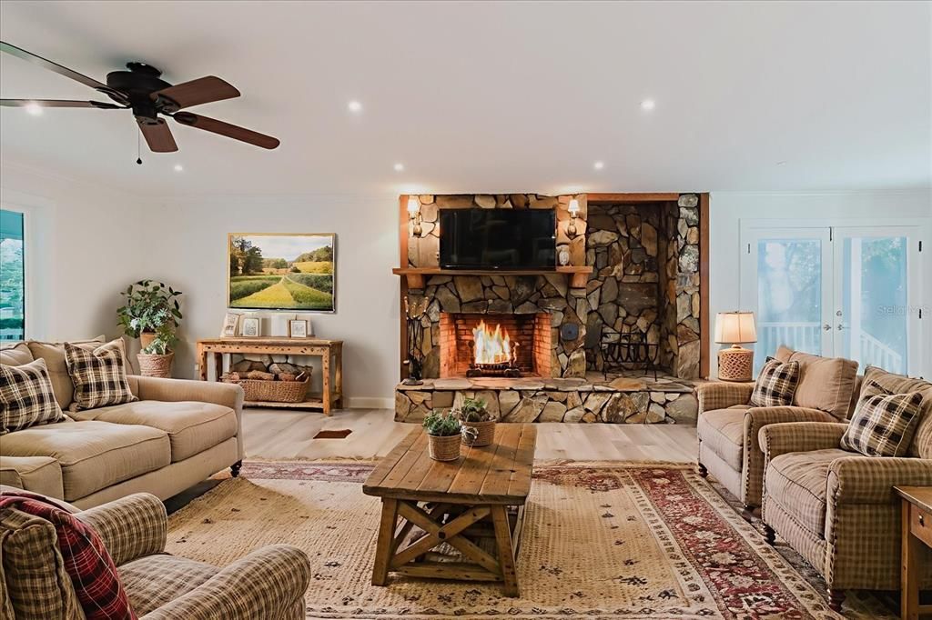 For Sale: $1,550,000 (4 beds, 3 baths, 4996 Square Feet)