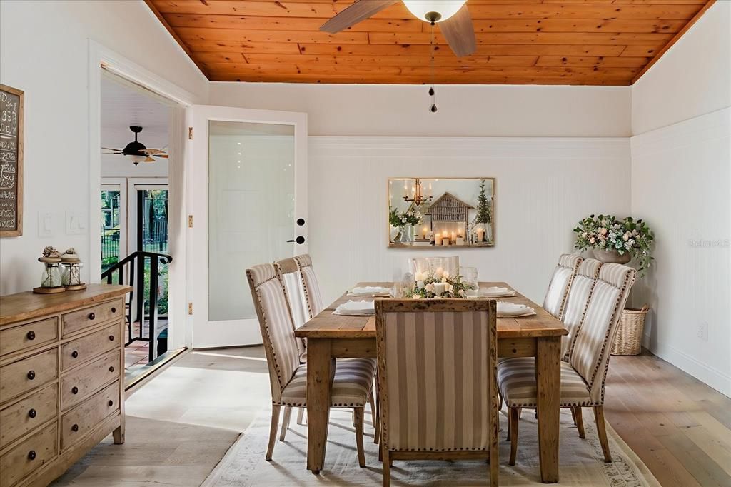 For Sale: $1,550,000 (4 beds, 3 baths, 4996 Square Feet)