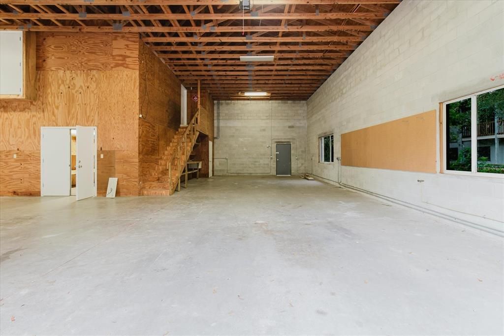 For Sale: $1,550,000 (4 beds, 3 baths, 4996 Square Feet)