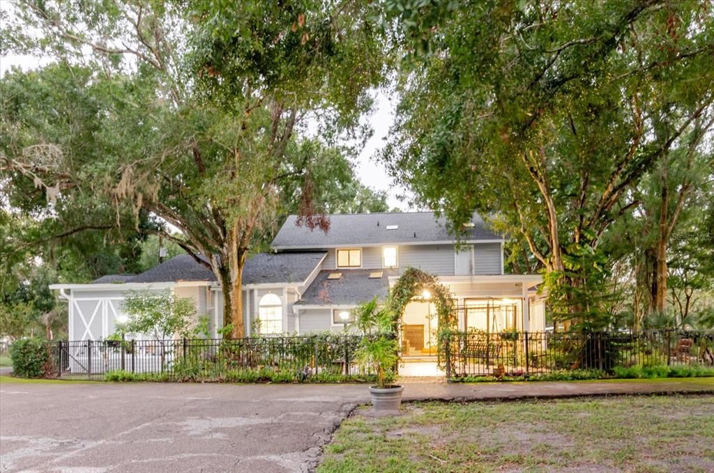 For Sale: $1,550,000 (4 beds, 3 baths, 4996 Square Feet)