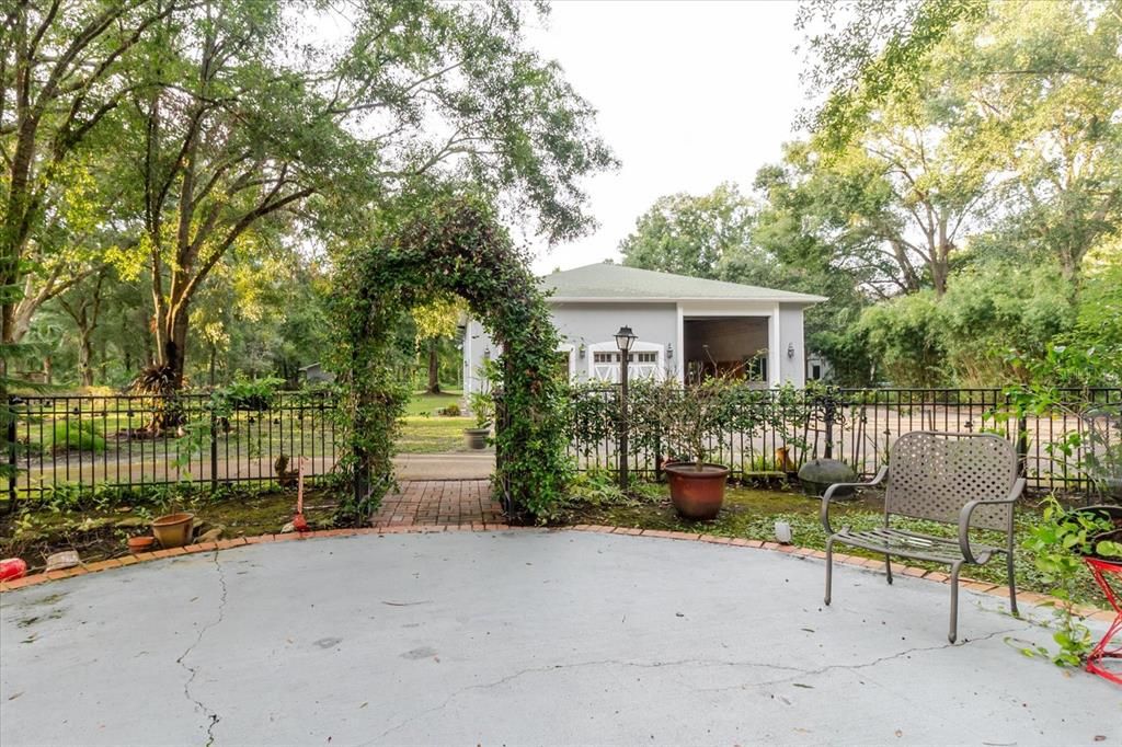 For Sale: $1,550,000 (4 beds, 3 baths, 4996 Square Feet)