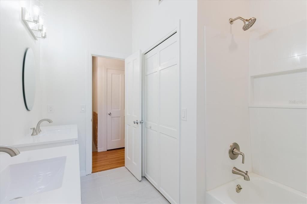 For Sale: $1,550,000 (4 beds, 3 baths, 4996 Square Feet)