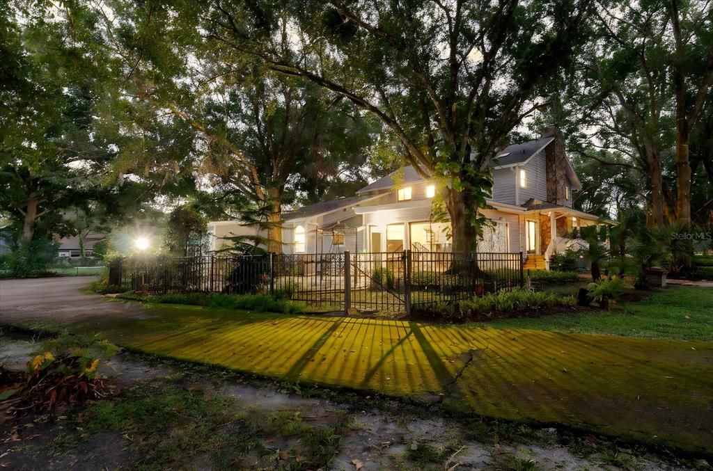 For Sale: $1,550,000 (4 beds, 3 baths, 4996 Square Feet)