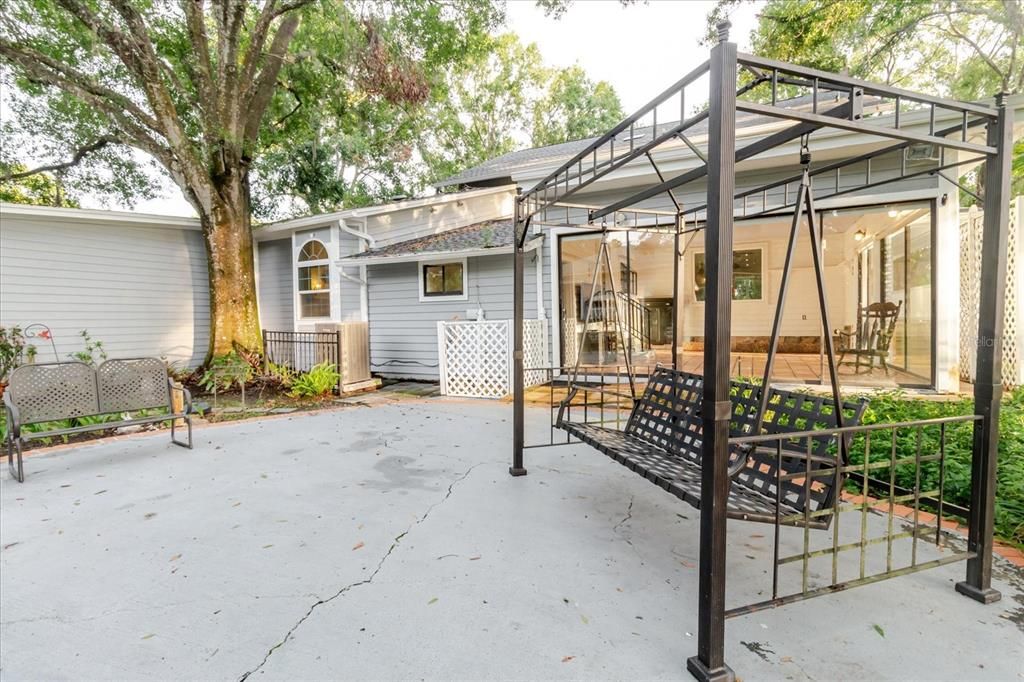 For Sale: $1,550,000 (4 beds, 3 baths, 4996 Square Feet)