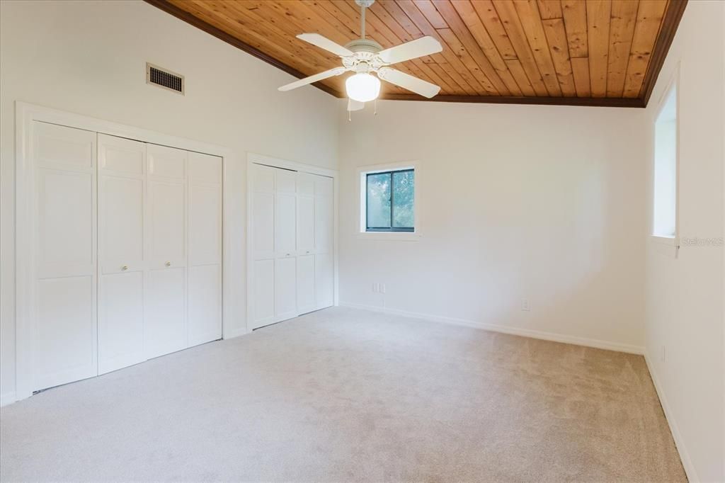 For Sale: $1,550,000 (4 beds, 3 baths, 4996 Square Feet)