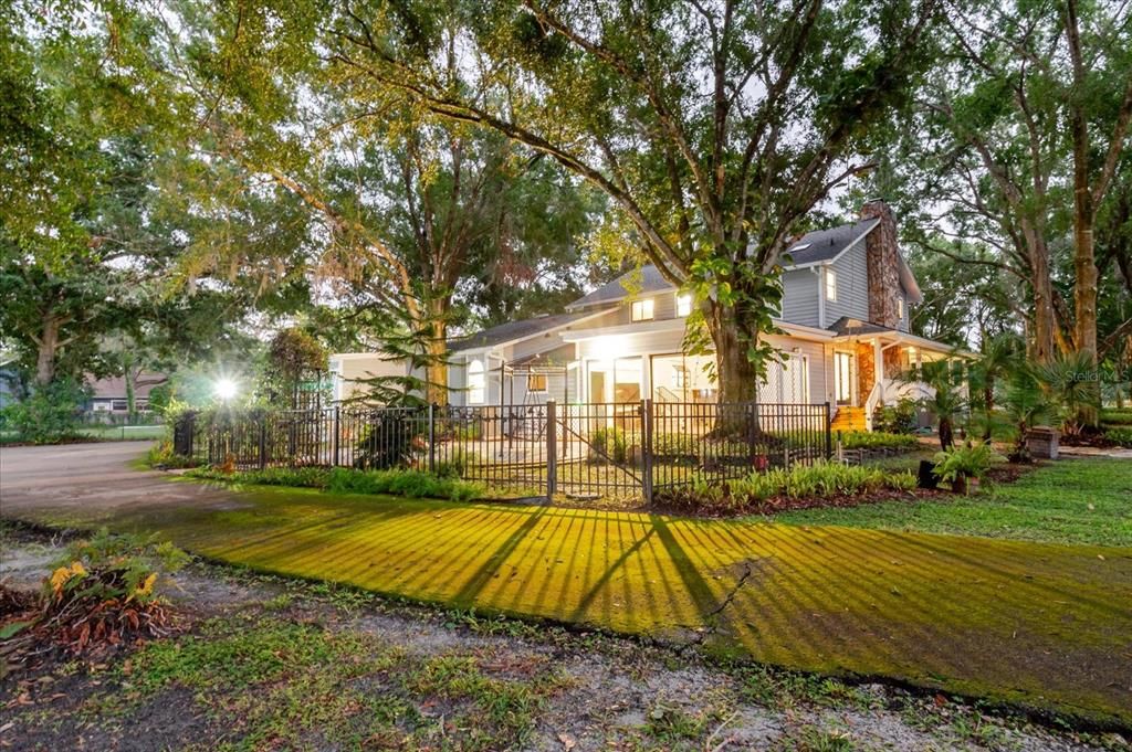 For Sale: $1,550,000 (4 beds, 3 baths, 4996 Square Feet)