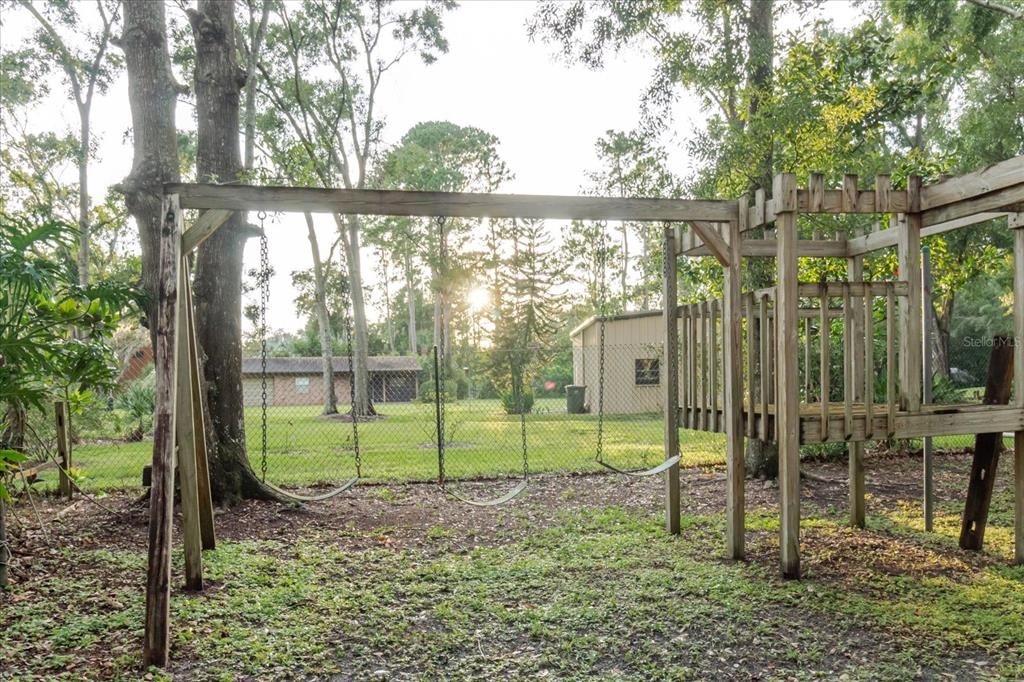 For Sale: $1,550,000 (4 beds, 3 baths, 4996 Square Feet)