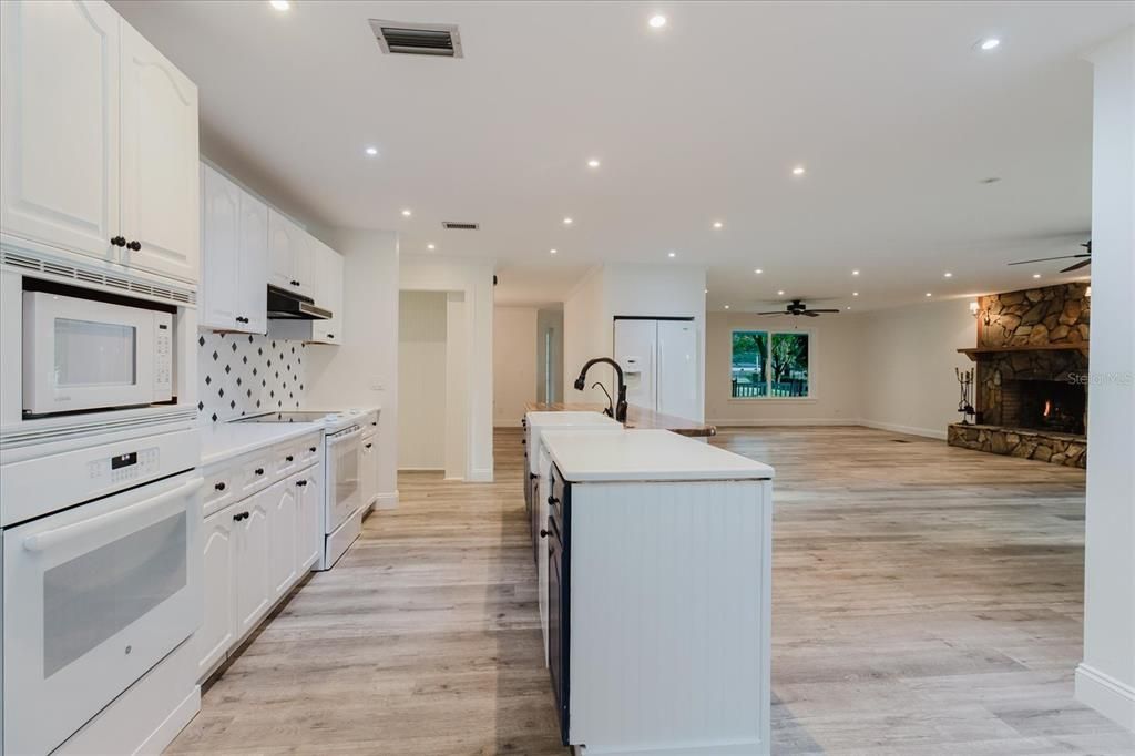 For Sale: $1,550,000 (4 beds, 3 baths, 4996 Square Feet)