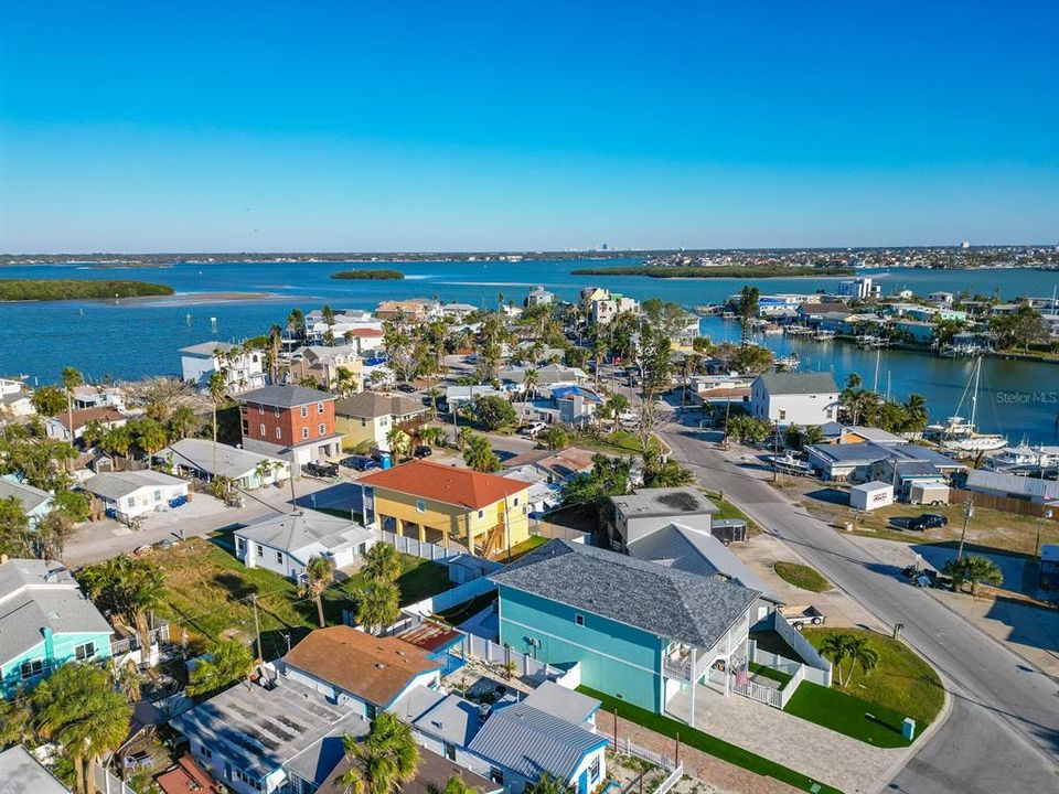 待售: $450,000 (0.09 acres)