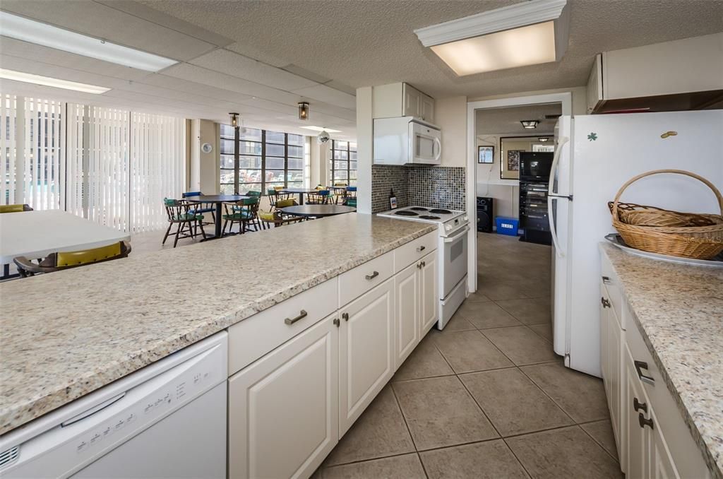 Под контрактом: $2,850 (2 спален, 2 ванн, 935 Квадратных фут)