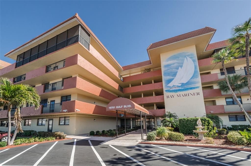 Под контрактом: $2,850 (2 спален, 2 ванн, 935 Квадратных фут)