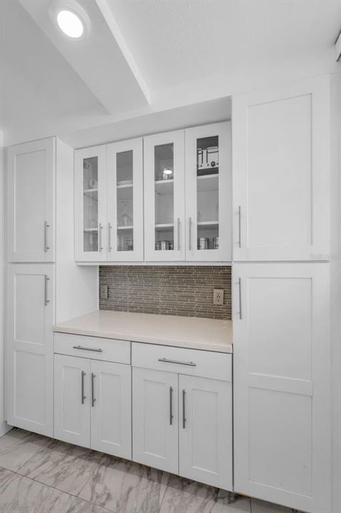 Под контрактом: $2,850 (2 спален, 2 ванн, 935 Квадратных фут)