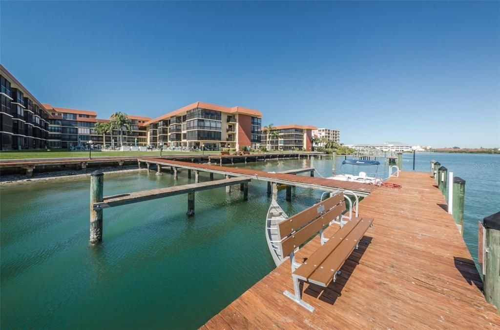 Под контрактом: $2,850 (2 спален, 2 ванн, 935 Квадратных фут)