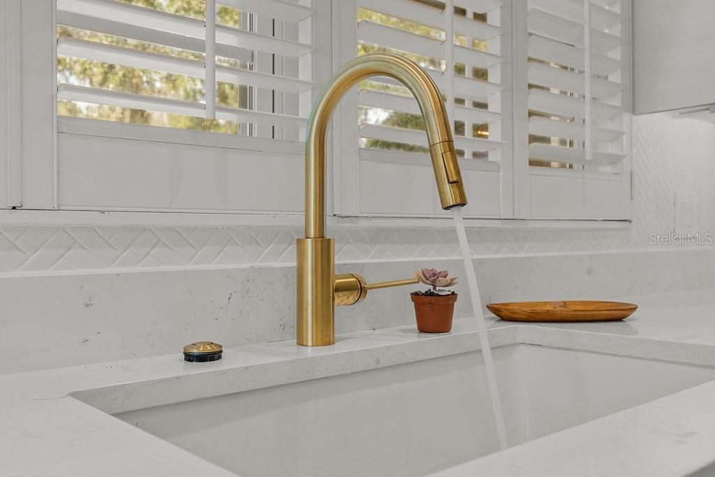 出租: $3,900 (3 贝兹, 2 浴室, 2273 平方英尺)